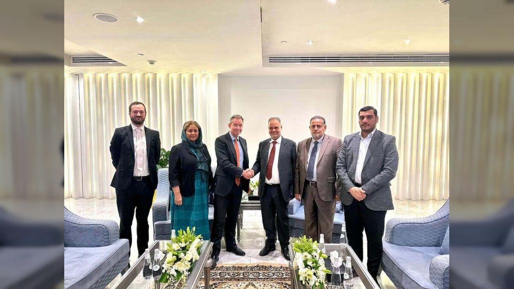 نواب رئيس هيئة التشاور والمصالحة يلتقون القائم بأعمال السفير البريطاني