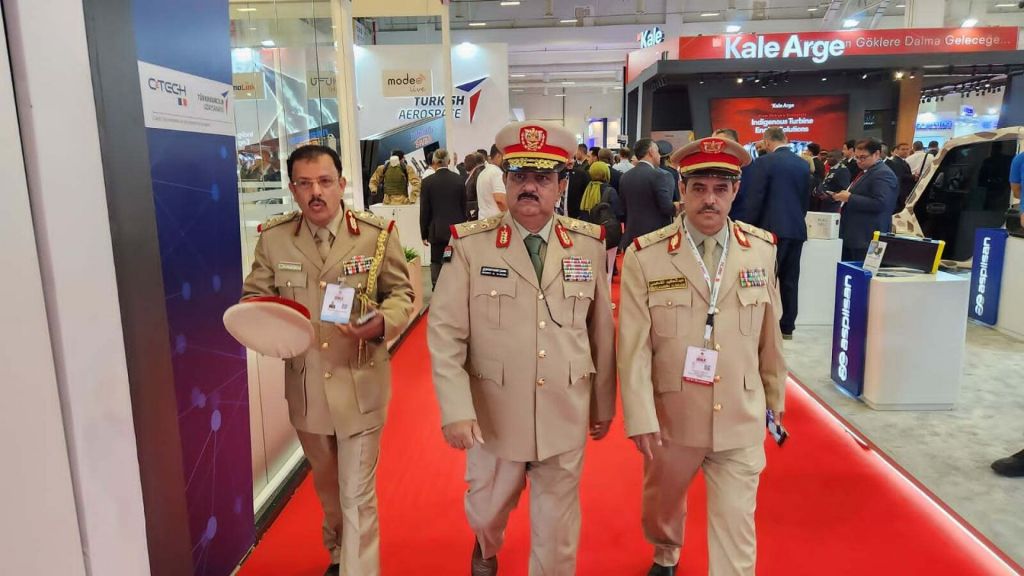وزير الدفاع يشارك في افتتاح معرض الصناعات الدفاعية في اسطنبول