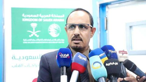 محافظ حضرموت يدشّن بمركز نبض الحياة بالمكلا المشروع الثامن لجراحة قلب الأطفال ضمن برنامج نبض السعودية التطوعي