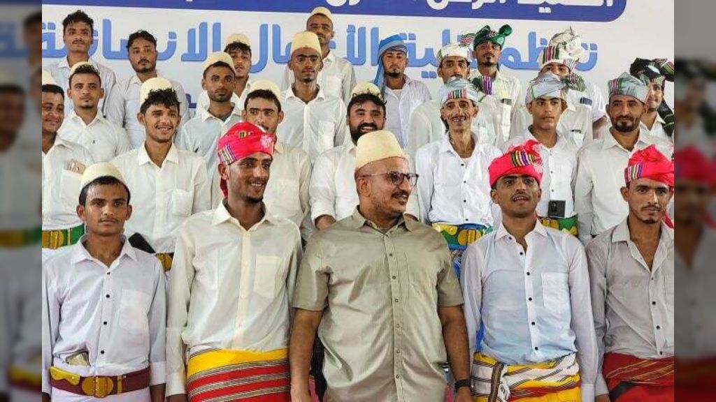 بدعمٍ من العميد طارق صالح... إنسانية المقاومة الوطنية تنظم العرس الجماعي الأول في المخا لـ200 عريس وعروس