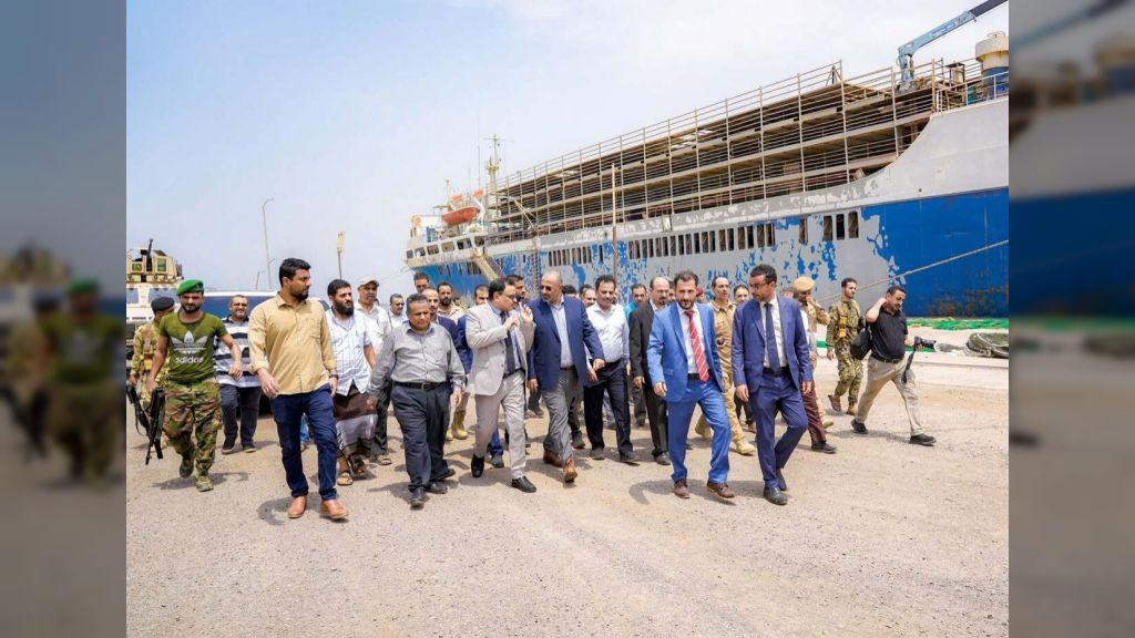 الزُبيدي يتفقد سير العمل بوزارة الزراعة والري والثروة السمكية
