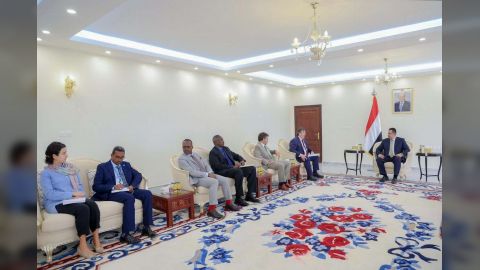 رئيس الوزراء يستقبل المنسق المقيم للأمم المتحدة في اليمن