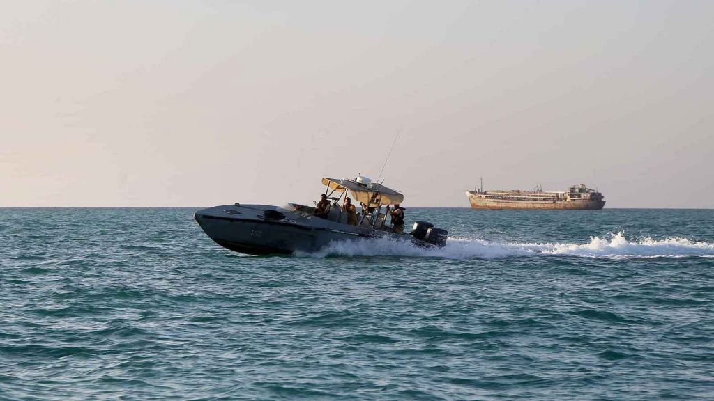 تقرير أميركي: على واشنطن تقديم الدعم الاستخباراتي والمادي لخفر السواحل اليمني