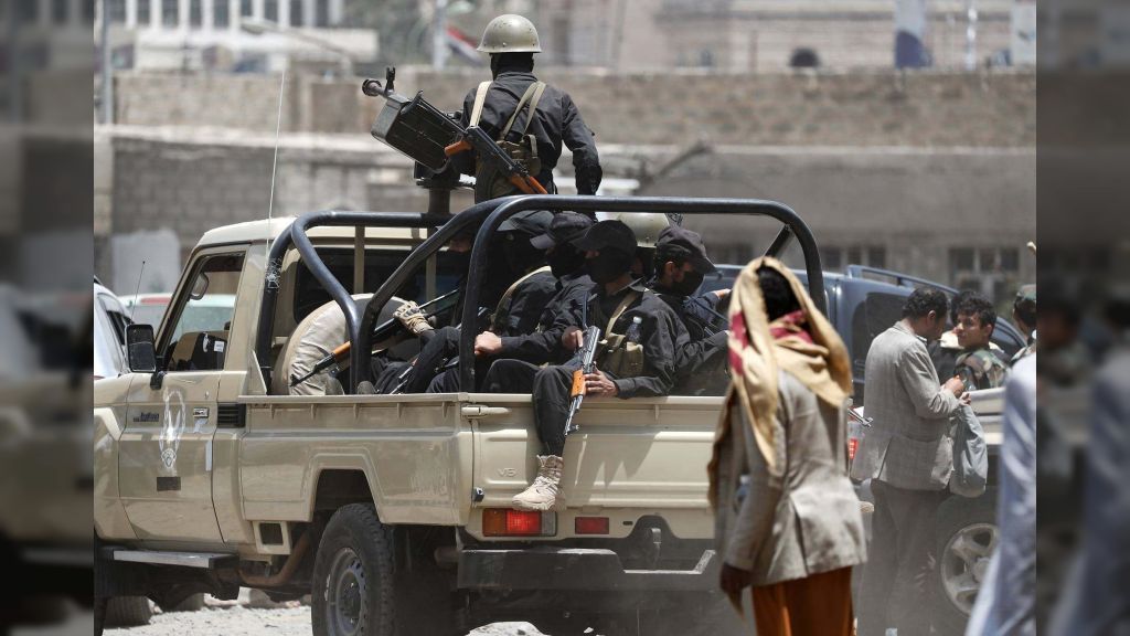 إب... مليشيا الحوثي تقتحم مسجداً في إحدى البلدات بالسياني