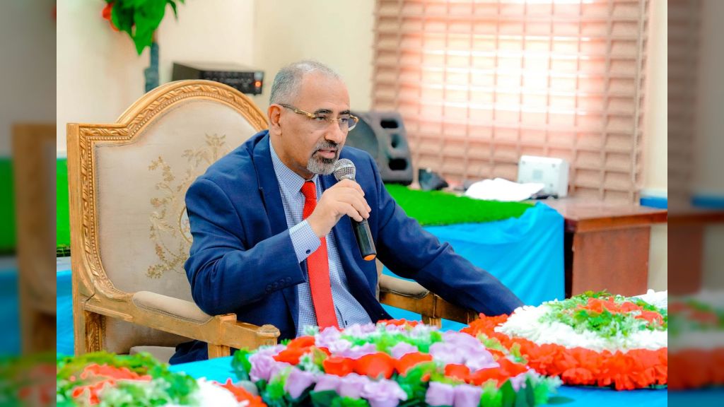 اللواء الزُبيدي يرأس اجتماعا مشتركا للمكتب التنفيذي واللجنة الأمنية بأرخبيل سقطرى