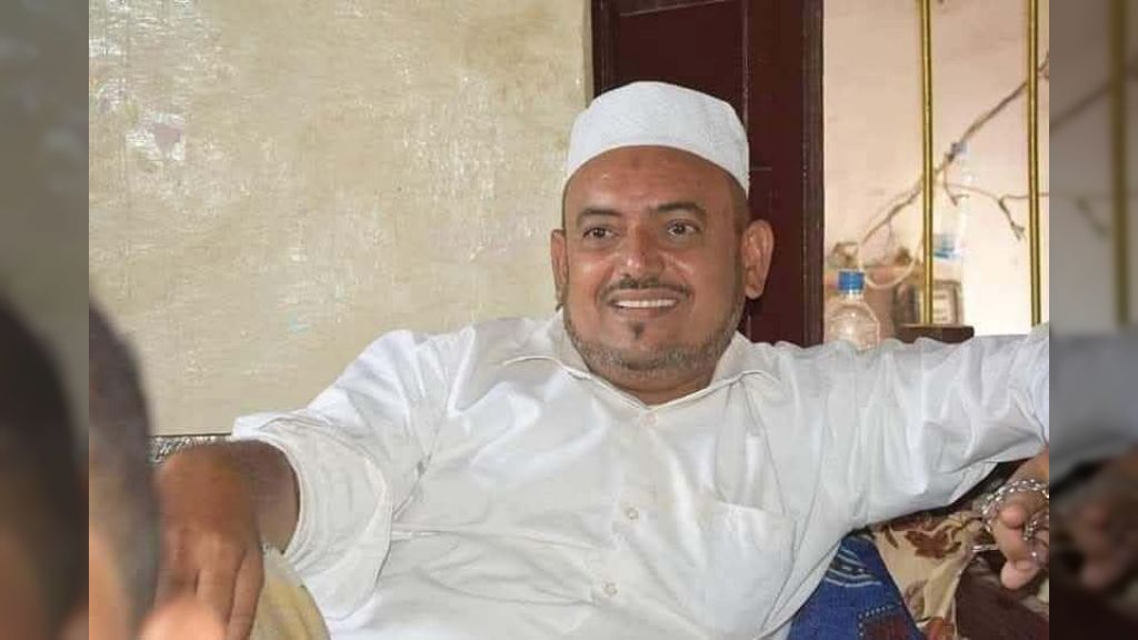 زبيد... مليشيا الحوثي تقتحم منزل الباحث والمؤرخ عرفات الحضرمي وتختطفه إلى جهة مجهولة