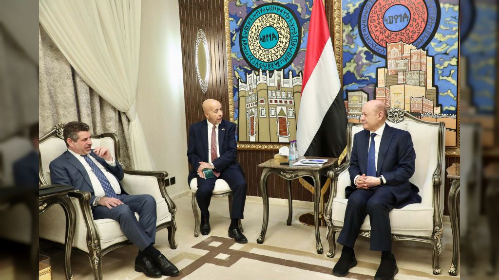 رئيس مجلس القيادة يستقبل سفير الولايات المتحدة الاميركية