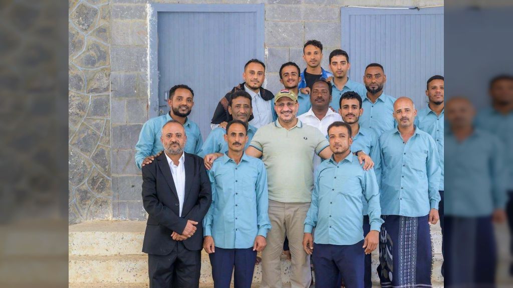 طارق صالح يؤكد أهمية الفن بتعزيز الوعي الجمهوري ويدين التجريف الحوثي للفن