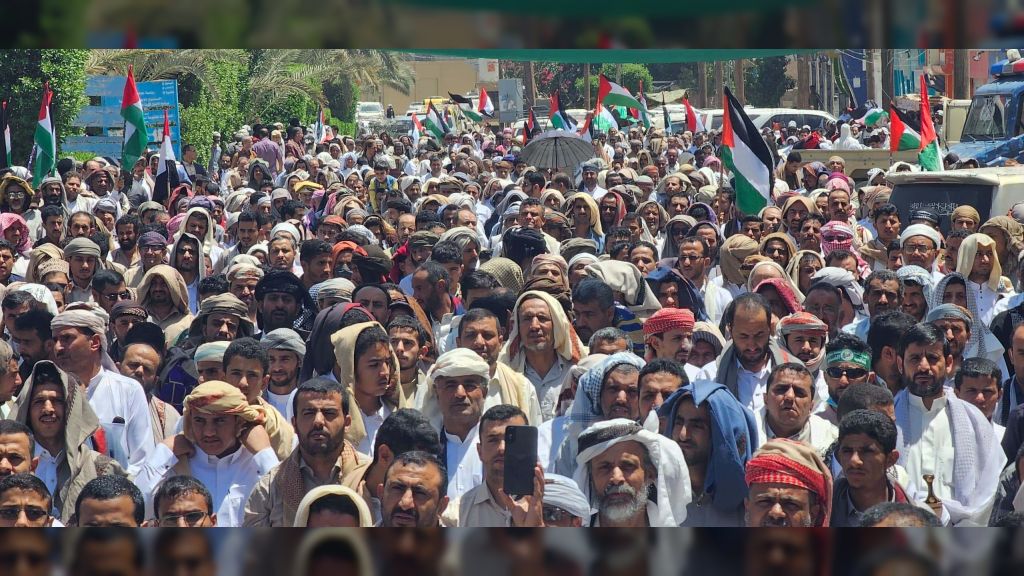 الآلاف في مأرب يجددون التضامن مع غزة ويُنددون بالمجازر اليومية بحق المدنيين