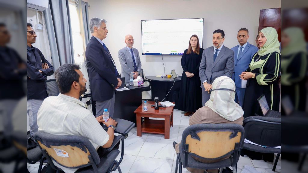 رئيس الوزراء يطلع على عمل الجهاز المركزي للإحصاء وجهوده في تنفيذ المسوحات