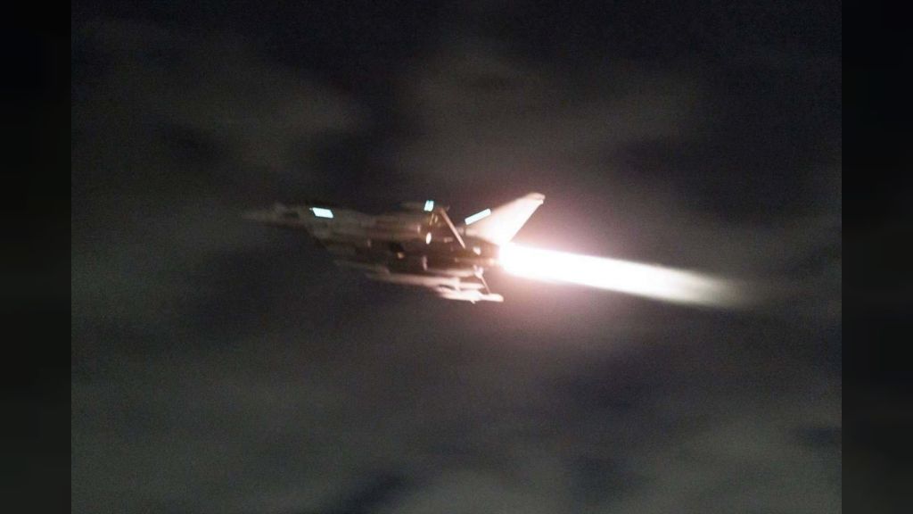 غارات أمريكية تستهدف مواقع للحوثيين بالقرب من خطوط التماس جنوبي الحديدة