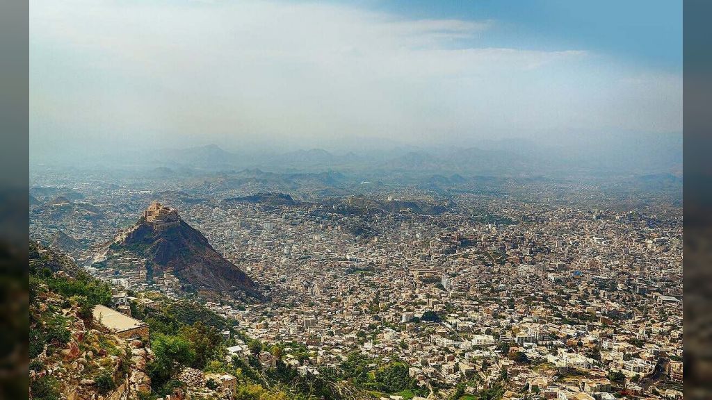 إصابة طفلين برصاص قناص حوثي شمال مدينة تعز