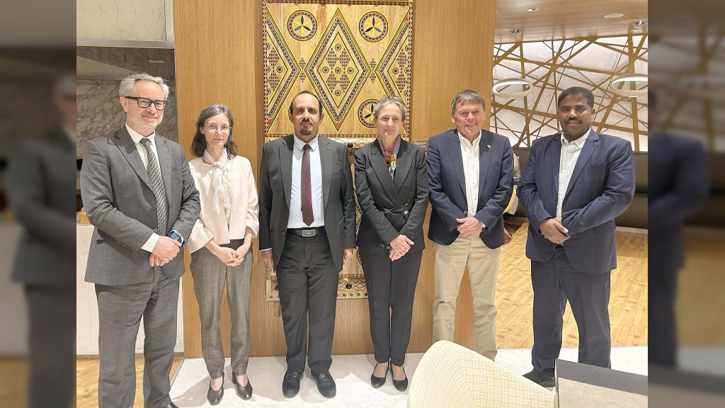 محافظ حضرموت يناقش مع سفراء الاتحاد الأوروبي دعم جهود التنمية