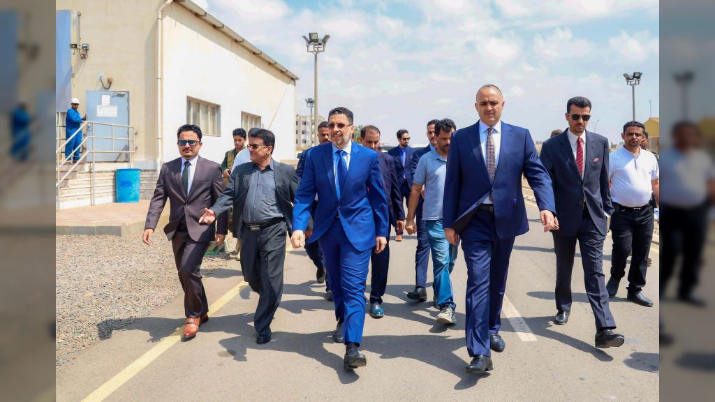رئيس الوزراء يوجه بعدد من الحلول الاسعافية العاجلة لمعالجة انقطاعات الكهرباء في عدن