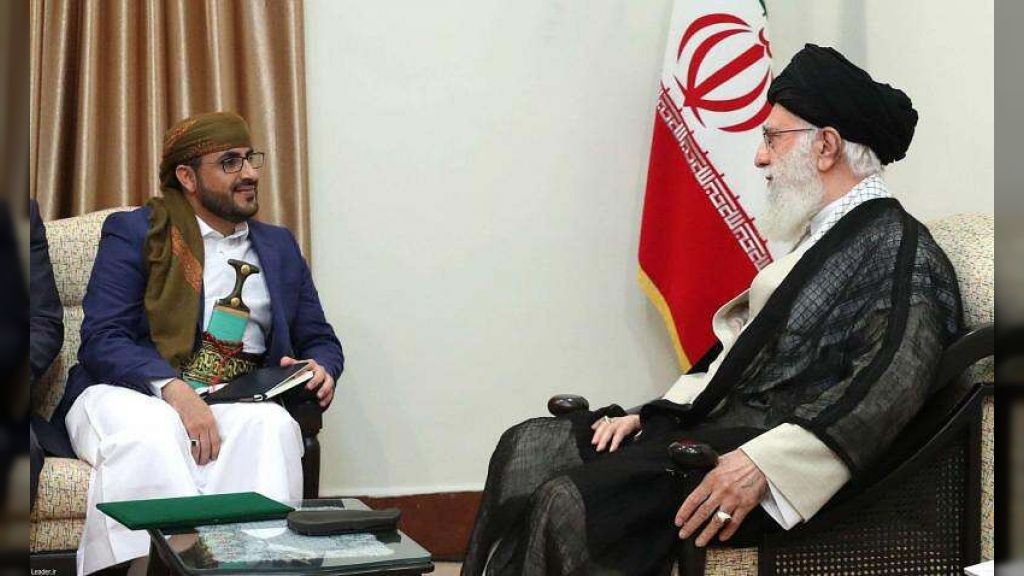 موقع: إيران حثت الحوثيين على الاتفاق مع أمريكا بعد تحميلها مسؤولية الهجمات