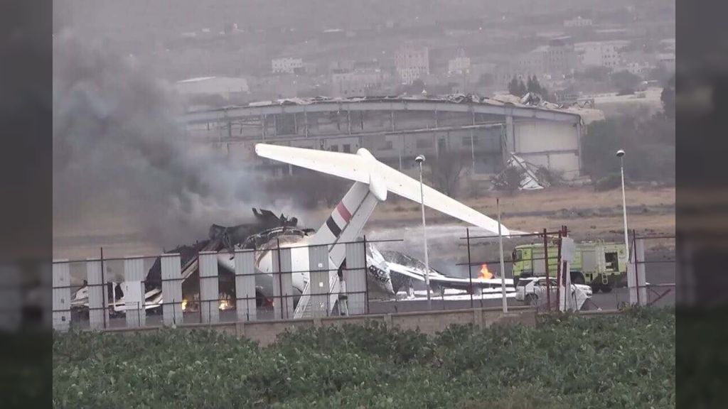 اليمنية تعلن دمار 3 من طائراتها بمطار صنعاء وتحمّلالحوثيين المسؤولية