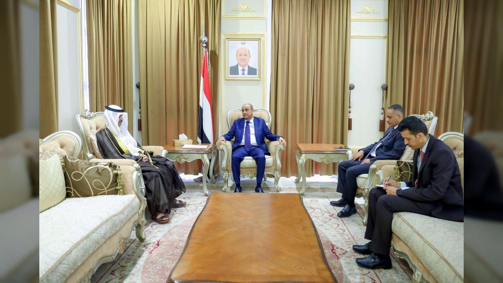 رئيس الوزراء يشيد بالعلاقات الأخوية المتميزة بين اليمن والكويت والحرص على تطويرها