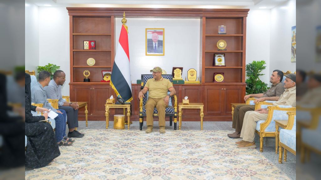 طارق صالح يبحث مع وفد أطباء بلا حدود الوضع الصحي في الساحل الغربي