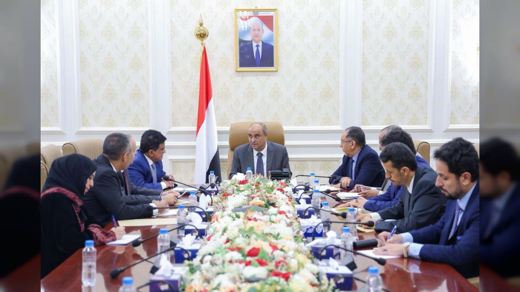 المجلس الاعلى للطاقة برئاسة رئيس الوزراء يقر حلول اسعافية عاجلة لتوفير وقود لكهرباء عدن