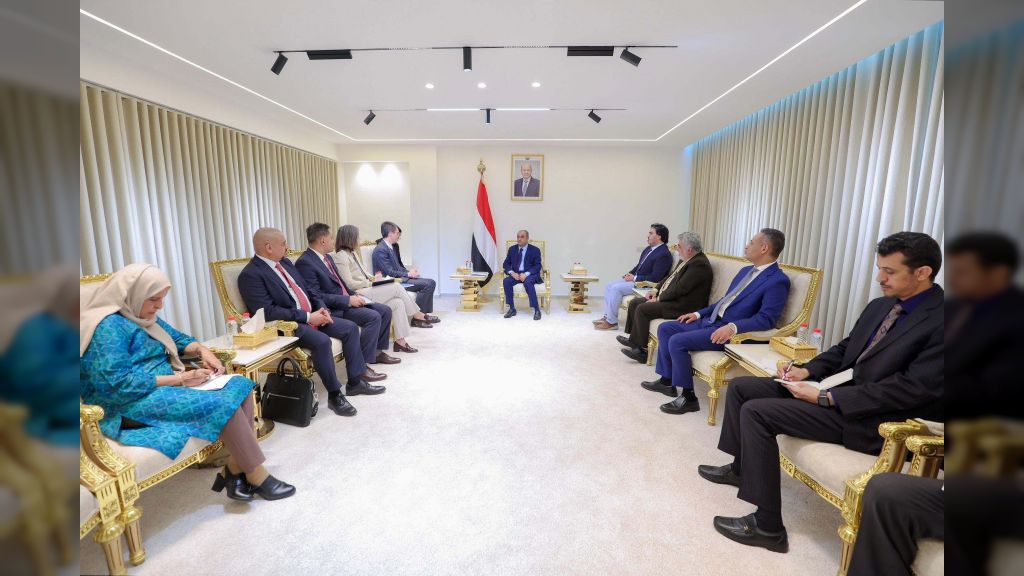 رئيس الوزراء يستقبل في عدن وفد البنك الدولي