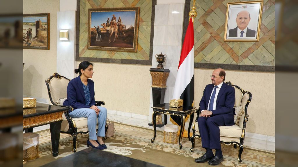 وزير الخارجية يبحث مع السفيرة البريطانية تعزيز الشراكة بما يخدم الأمن والاستقرار في اليمن
