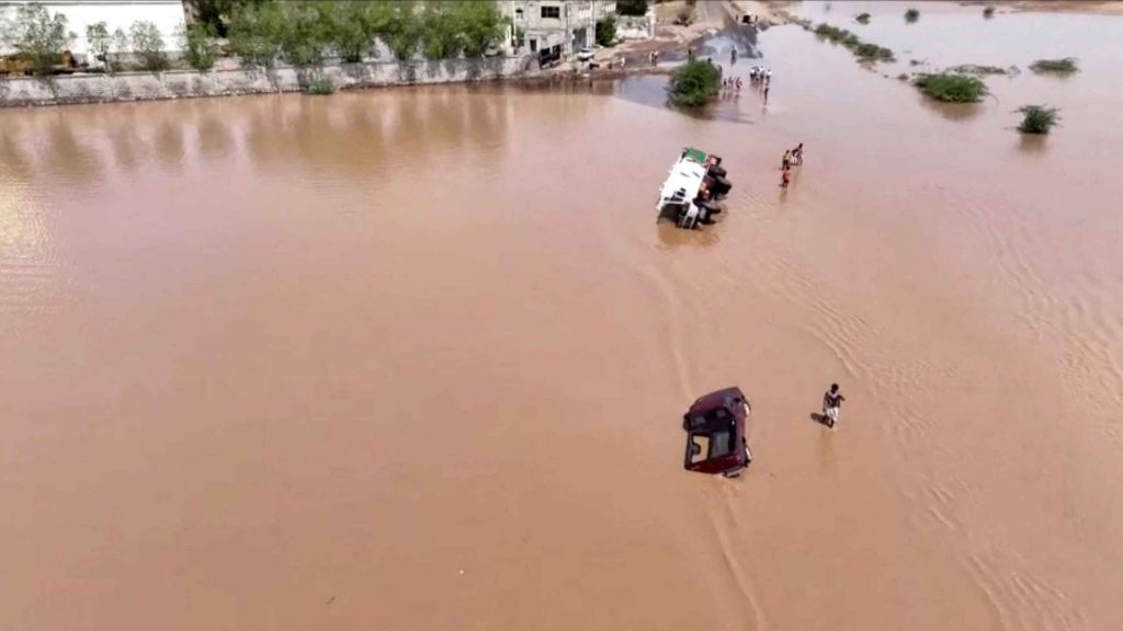 اليمن... الصليب الأحمر يطلق حملة لإغاثة أكثر من 15 ألف نازح متضرر من الفيضانات بحجة