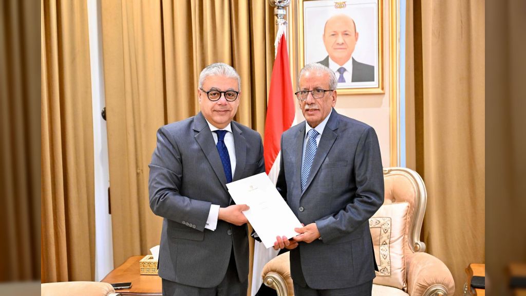 الرئيس العليمي يتلقى دعوة من رئيس جمهورية مصر لحضور افتتاح المتحف المصري الكبير