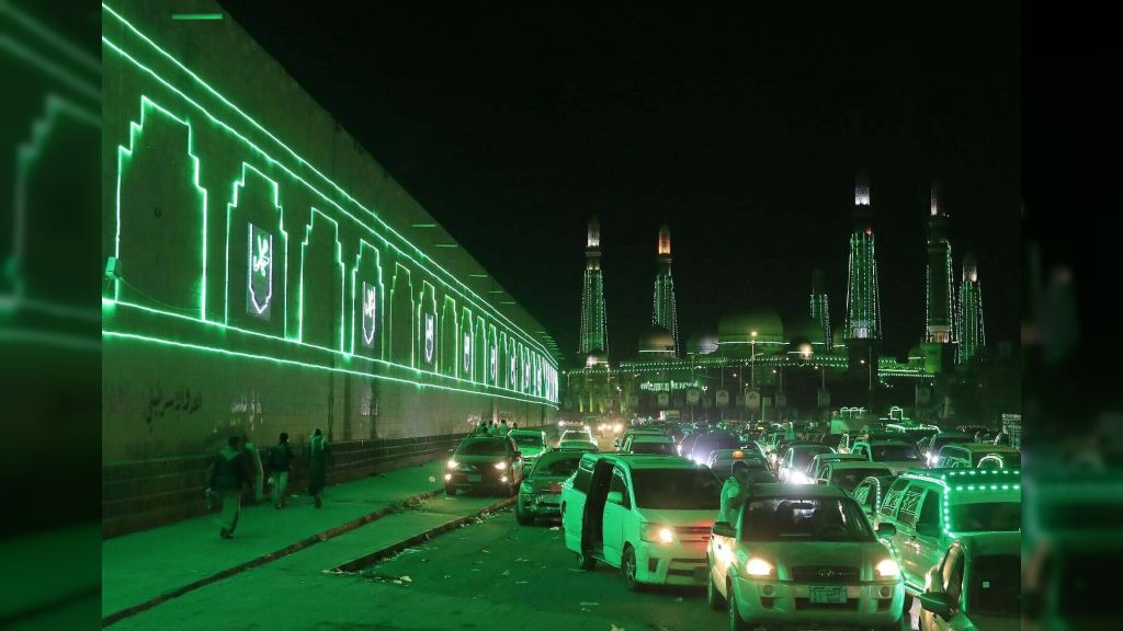 الحداد مؤجَّلوالولاء أولًا... الحوثيون يحتفلون بالمولد رغم خسارتهم ثلثي الحكومة