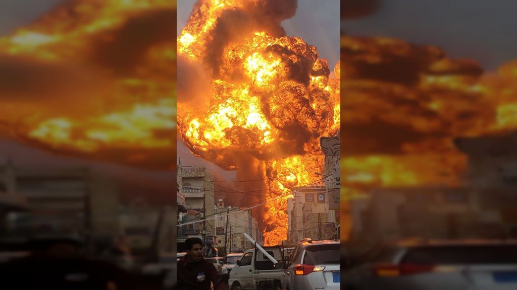 ما هي الأبعاد والتداعيات للغارات الإسرائيلية التي استهدفت حكومة الحوثيين بصنعاء؟