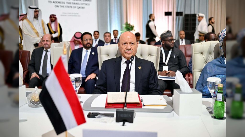 رئيس مجلس القيادة يدعو الى تدابير عربية واسلامية جماعية لكبح سياسات التوسع في المنطقة