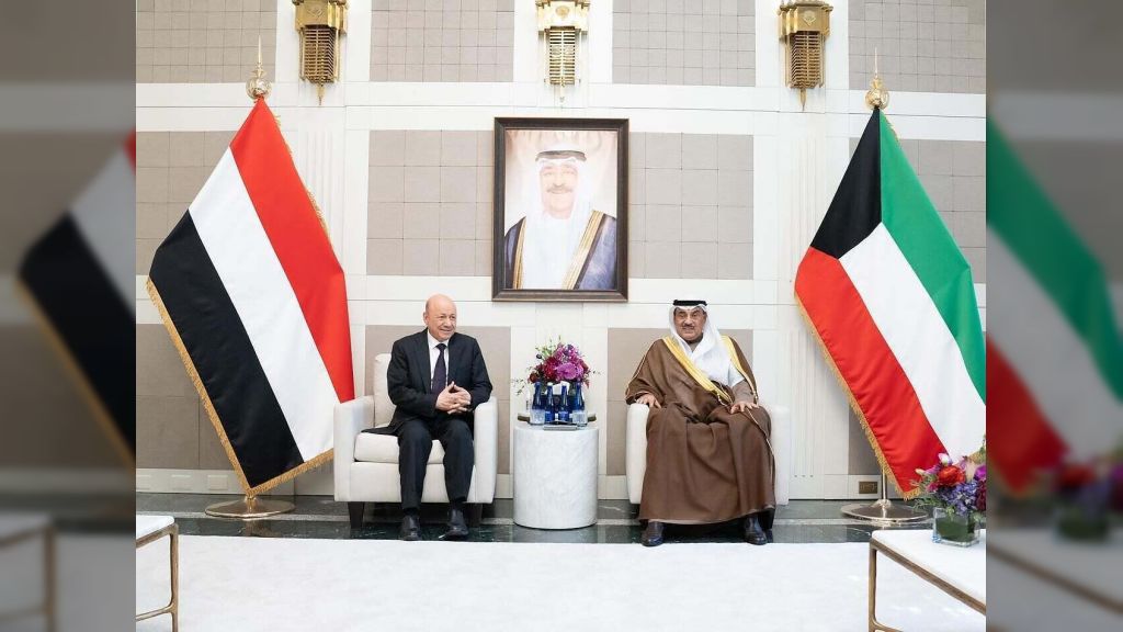 رئيس مجلس القيادة يبحث وولي عهد الكويت العلاقات الثنائية ومستجدات اليمن والمنطقة
