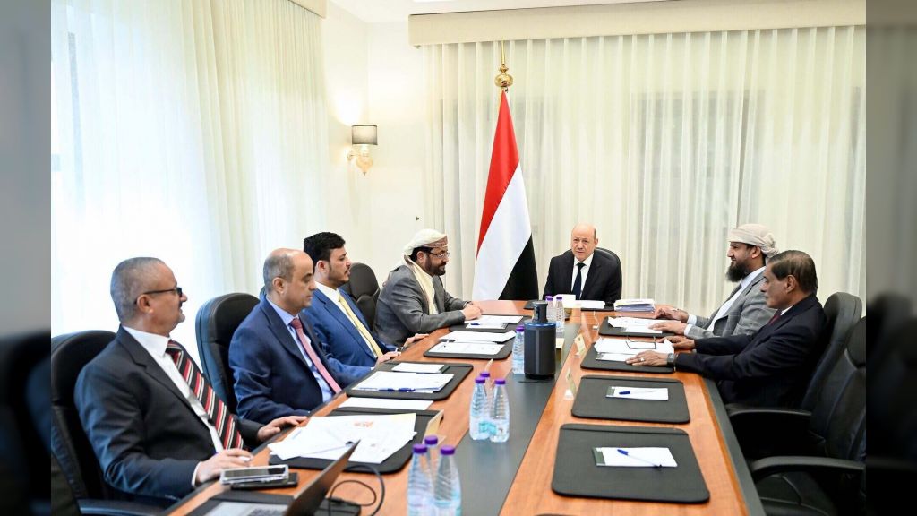 مجلس القيادة يواصل مناقشة الاوضاع الاقتصادية والأمنية ويجدد دعمه الكامل لمصفوفة الاصلاحات الشاملة