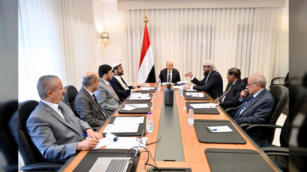 مجلس القيادة يؤكد اهمية تكامل السلطات وتقديم الدعم والحماية اللازمة للمواطنين في المحافظات غير المحررة