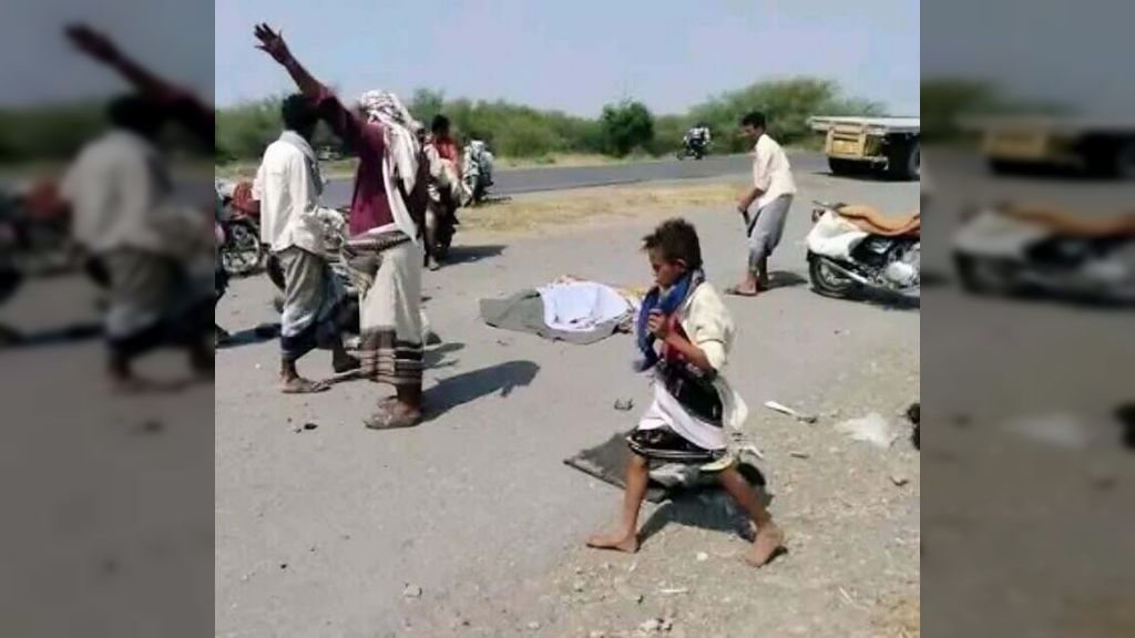 الحديدة - طقم حوثي يدهس ثلاثة مدنيين في المنصورية ويتركهم للموت