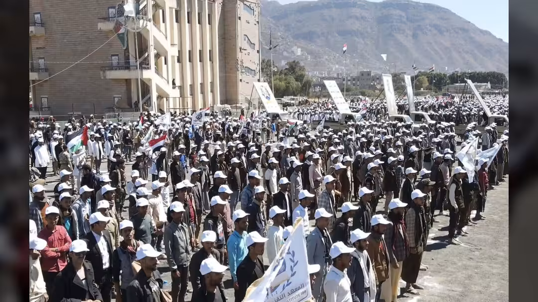 الحديدة... مليشيا الحوثي تُجبر طلاب كلية تربية زبيد على حضور دورات طائفية