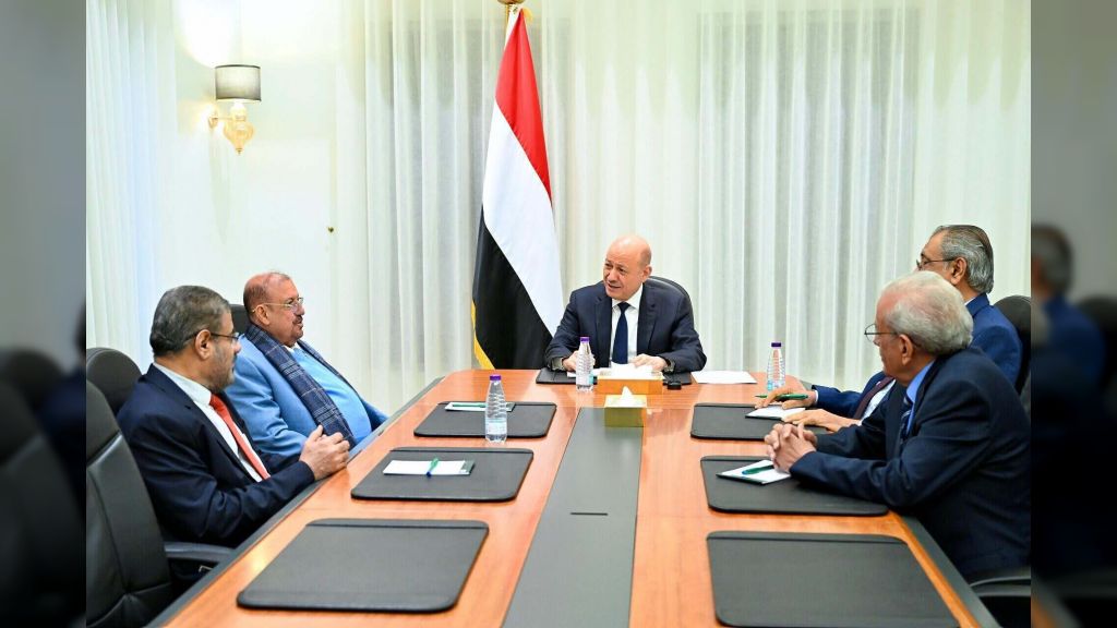 العليمي يشيد بموقف مجلس النواب الداعم لجهود خفض التصعيد في المحافظات الشرقية