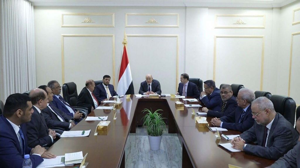 رئيس مجلس القيادة يرأس اجتماعا طارئا لمجلس الدفاع الوطني
