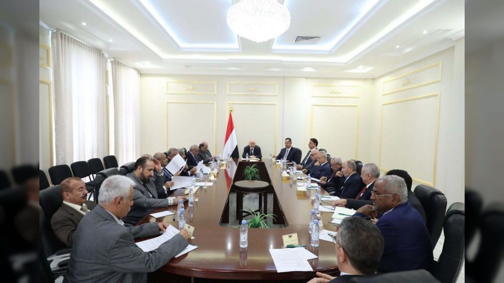 رئيس مجلس القيادة يثمن عاليا استمرار جهود الوساطة السعودية الإماراتية من اجل خفض التصعيد في المحافظات الشرقية