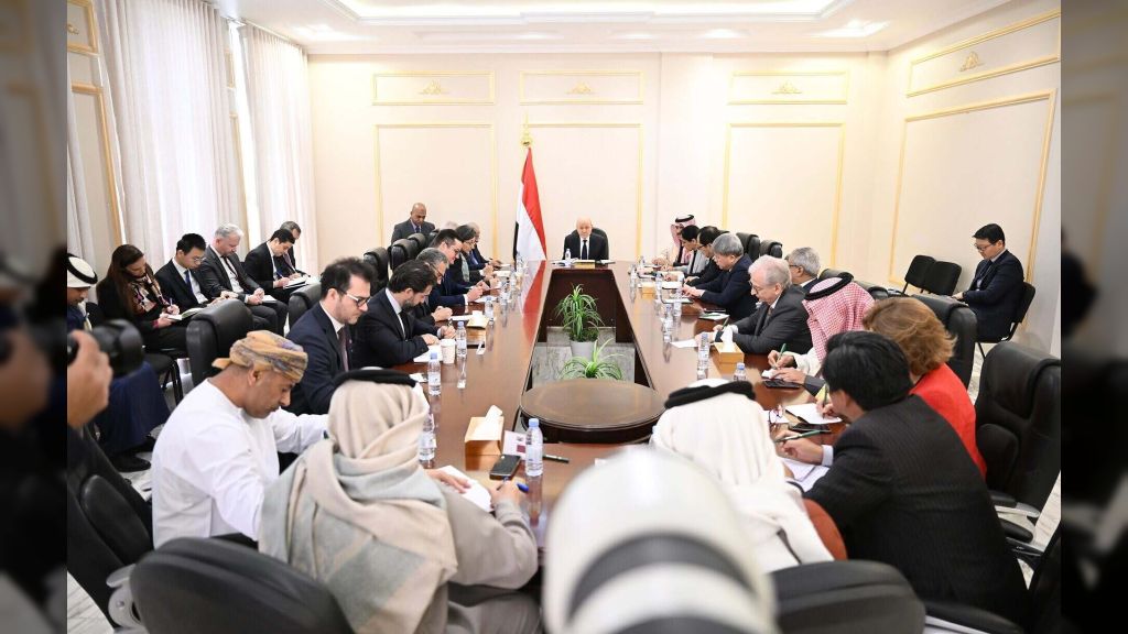 رئيس مجلس القيادة: ما يتحقق على الأرض واعد ويدحض مزاعم الفراغ والسيناريوهات الاسوأ