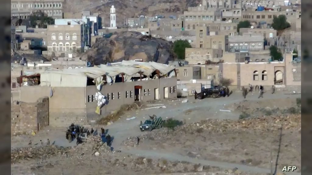 شبكة حقوقية: مليشيا الحوثي تفرض حصاراً على حي الحفرة وتقتل وتصيب مدنيين في مدينة رداع