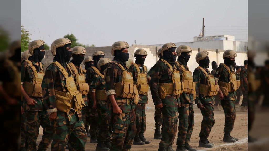 أمن أبين يعلن إزالة نقاط جبايات في المحفد وضبط المتورطين ومصادرة أسلحتهم