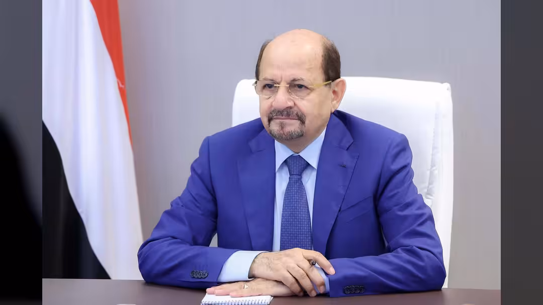 رئيس الوزراء يبحث مع السفير الأمريكي تطورات الأوضاع ودعم جهود الحكومة