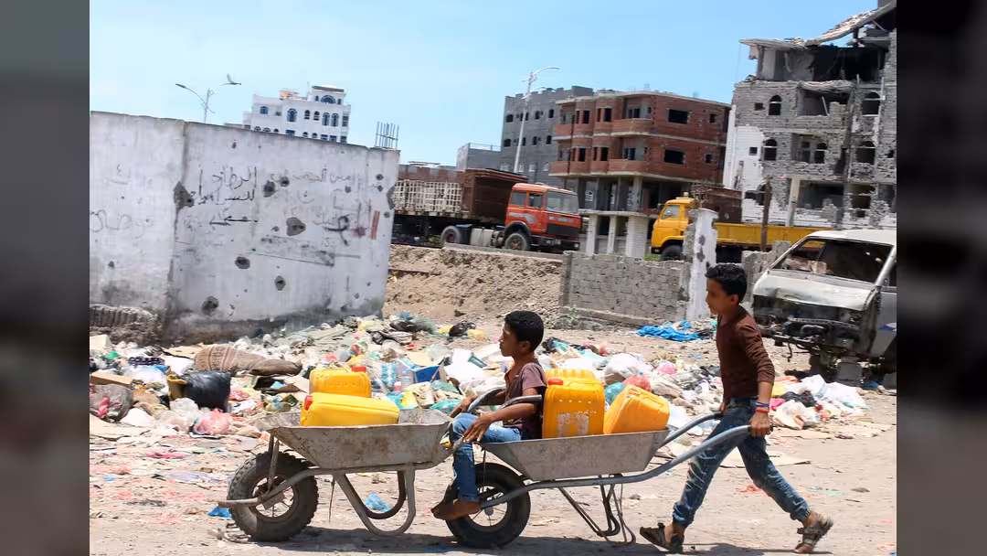 الإنقاذ الدولية تحذّر من تفاقم أزمة الجوع في اليمن مع دخول الصراع عامه الثاني عشر