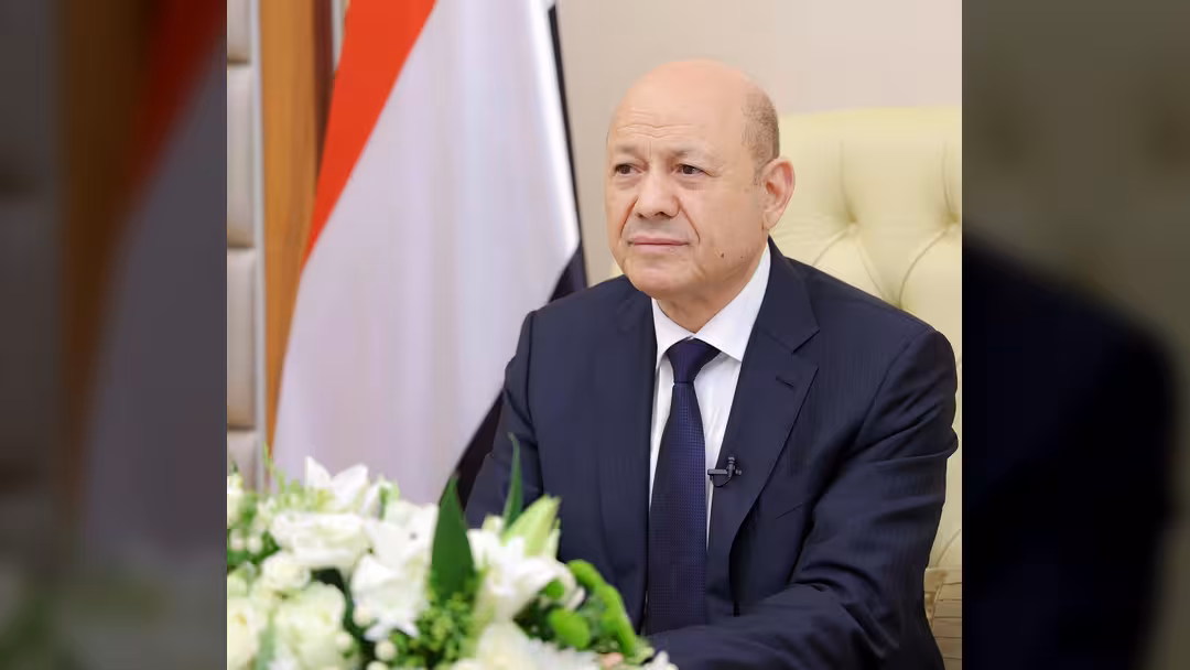 رئيس مجلس القيادة: ذكرى عاصفة الحزم فرصة مثالية للمقارنة بين مشروع عروبي لدعم الدولة الوطنية وأخر للفوضى واختطاف القرار