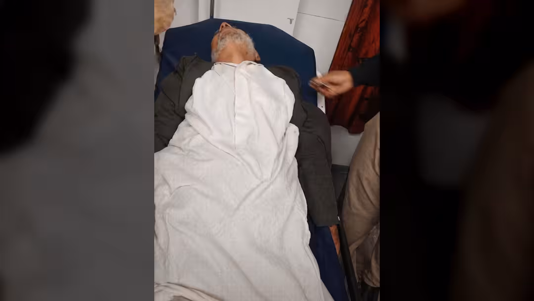 تعز.. إصابة مسن برصاص قناص حوثي أثناء خروجه من منزله