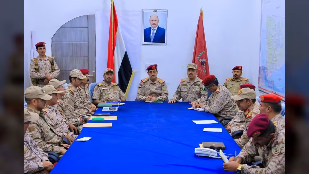 وزير الدفاع يشيد بدور هيئة العمليات في إدارة المعركة الوطنية