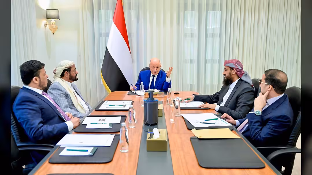 مجلس القيادة يناقش آليات الاستجابة لتداعيات التطورات المحلية والاقليمية