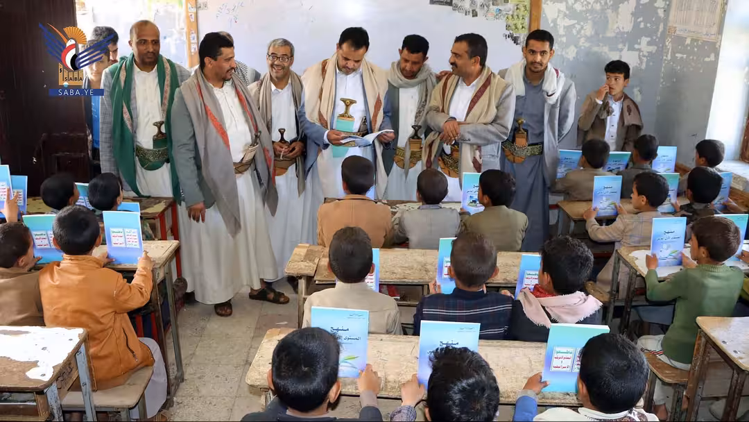 النجاح مقابل المشاركة... مليشيا الحوثي بإب تجبر طلاب المدارس على حضور دورات طائفية صيفية
