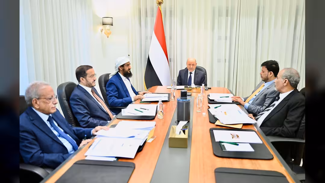 مجلس القيادة يقر مصفوفة الاصلاحات المزمنة ويشيد بمستوى التقدم في توحيد القرار الامني والعسكري
