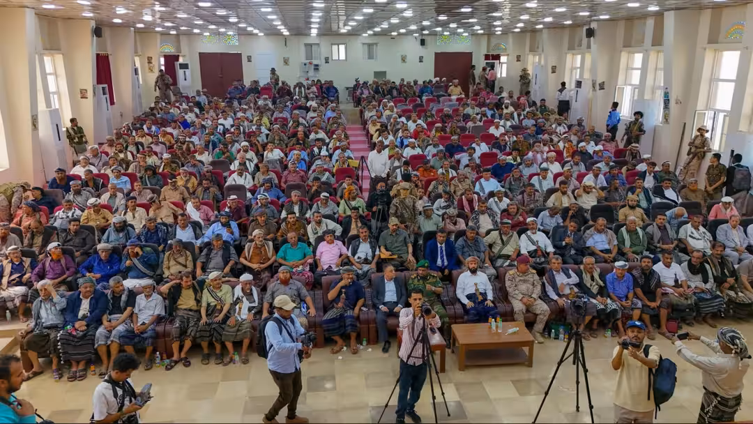 انعقاد اللقاء التشاوري الأول لمشايخ ووجهاء محافظة ابين لتعزيز الأمن والتنمية